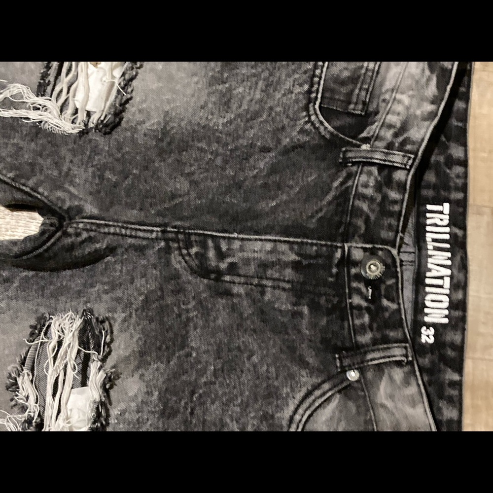 Men’s Ripped Jeans - Picture 3 of 8